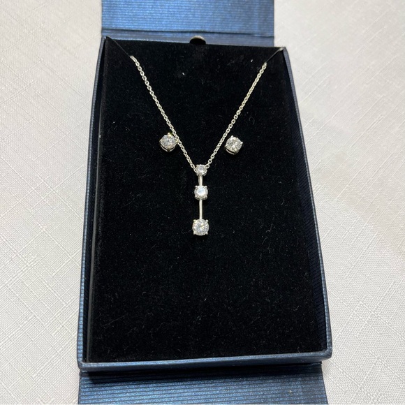 Sterling Silver Necklace & earrings, Cubic Zirconia. 925. Great gift. Box incl - Picture 8 of 8
